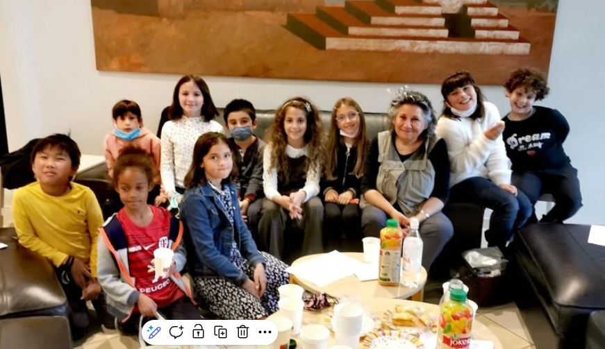 Hassan avec les enfants