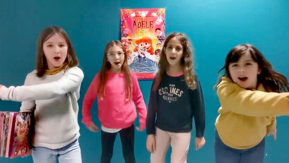 Les enfants et Affiche de Mortelle Adèle